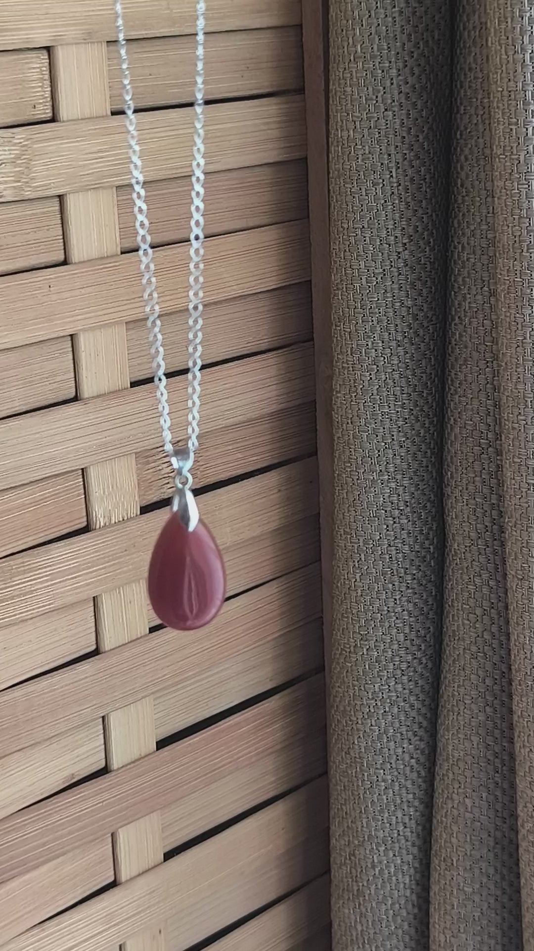 Pendentif Goutte en Cornaline – Chaleur & Élégance
