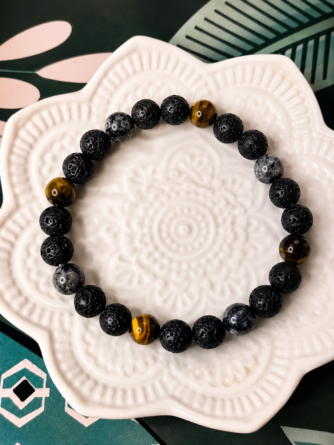 Bracelet artisanal fait main – Pierre de Lave, Labradorite & Œil de Tigre – Pierres naturelles 6 mm