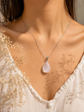 Pendentif Goutte en Quartz Rose – Douceur & Élégance Naturelle