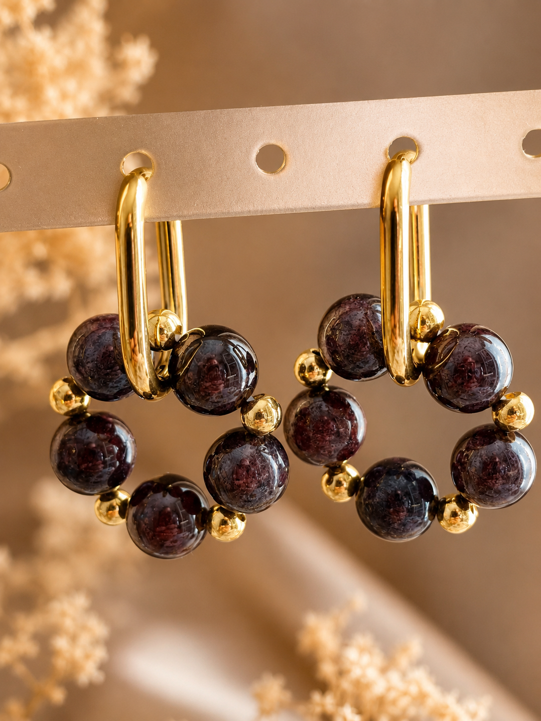 Boucles d’oreilles créoles pierres naturelles Grenat – Création artisanale ✨