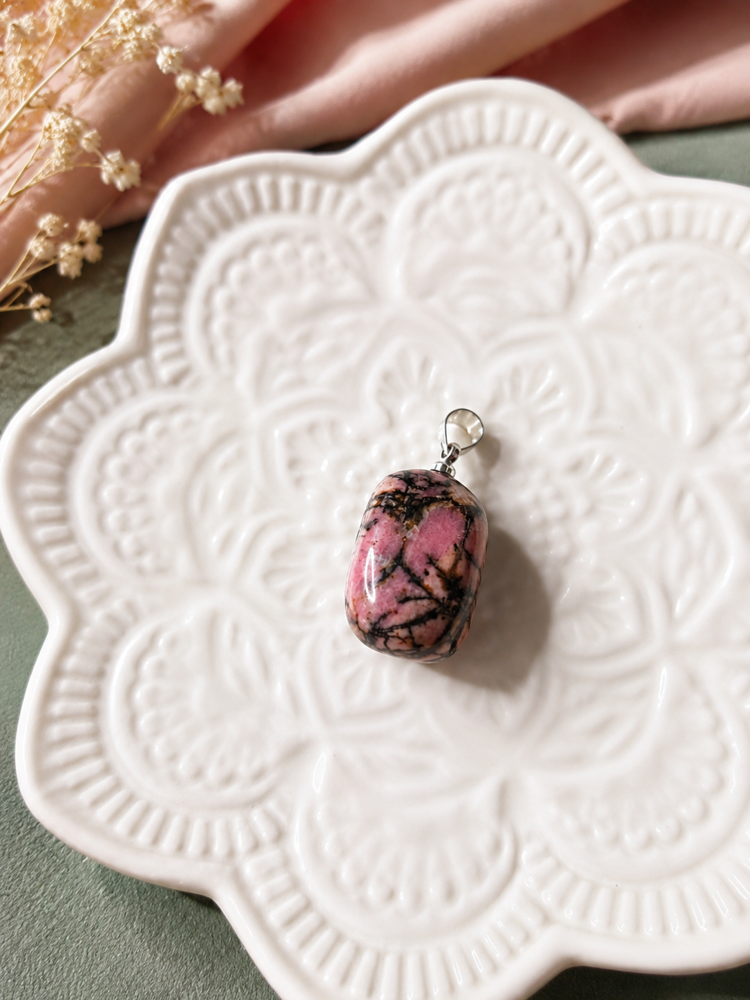 Pendentif Pierre Roulée en Rhodonite