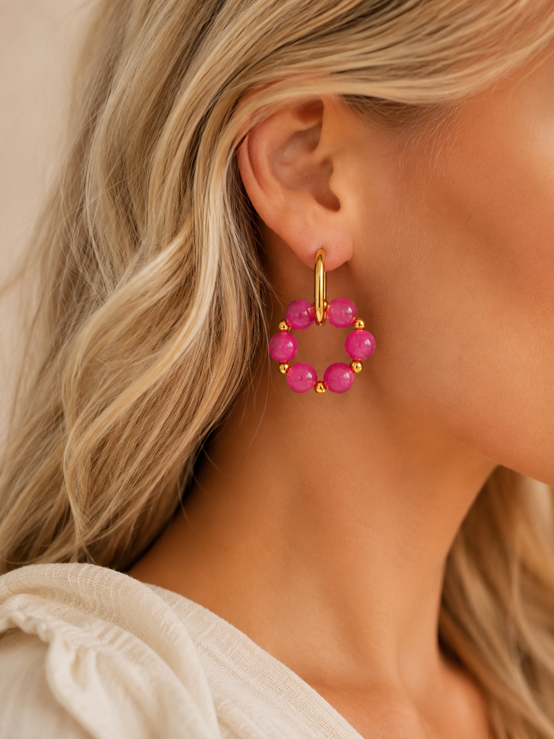 Boucles d’oreilles créoles Quartz Fraise – Création artisanale ✨