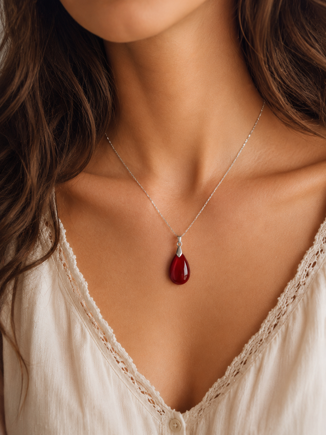 Pendentif Goutte en Cornaline – Chaleur & Élégance
