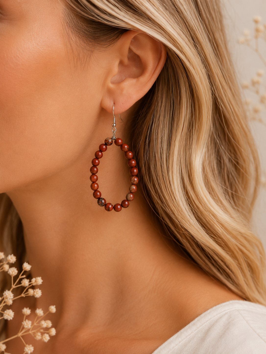 Boucles d’Oreilles Créoles Artisanales – Jaspe Rouge