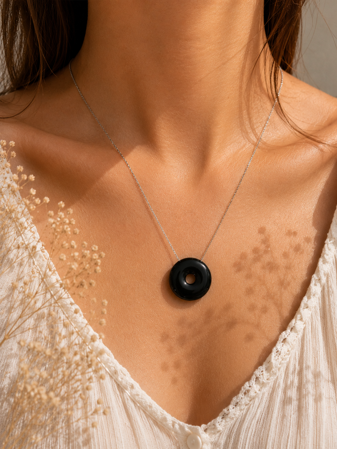 Pendentif Donut en Obsidienne Noire – Protection & Élégance